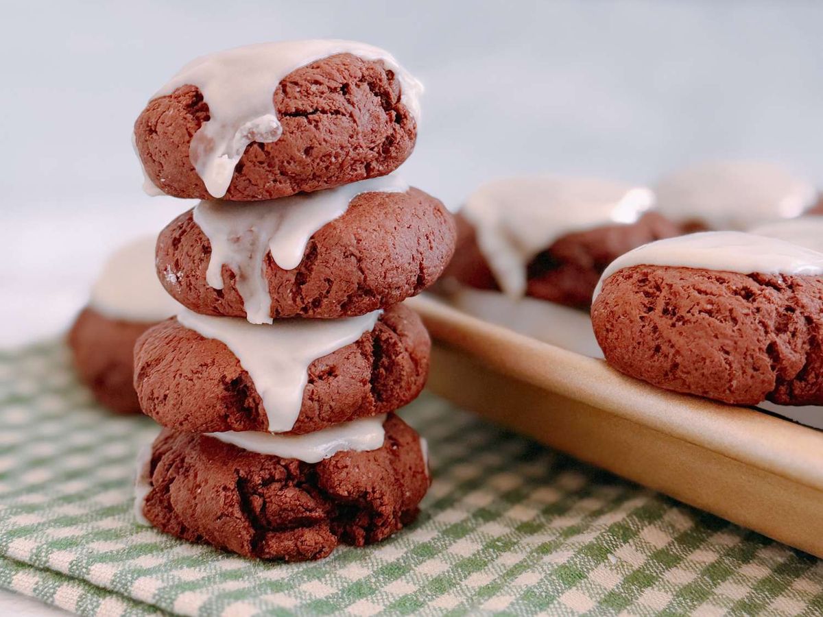 Italian Christmas Cookies with Cocoa and Orange Liqueur